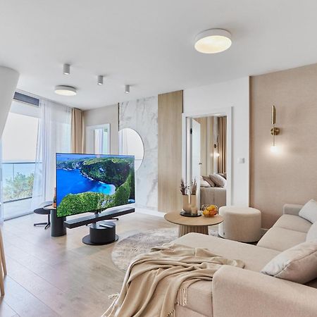 Wave Beachfront Family Apartment Miedzyzdroje Exterior photo